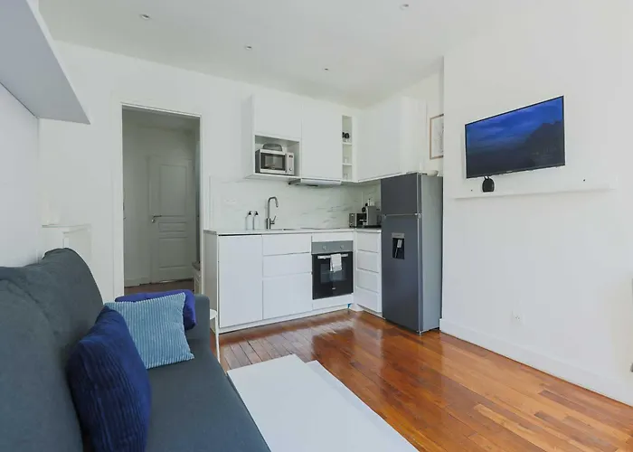 Charming Apartment-1br-3p-ternes דירה